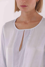 Carica l&#39;immagine nel visualizzatore di Gallery, blusa tinta unita con dettaglio in georgette - mimì muà - bianco
