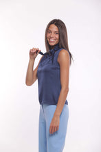 Carica l'immagine nel visualizzatore di Gallery, top in raso di viscosa con nodo - mimì muà - blu