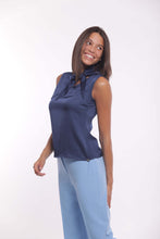 Carica l'immagine nel visualizzatore di Gallery, top in raso di viscosa con nodo - mimì muà - blu