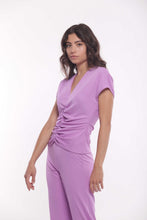 Carica l'immagine nel visualizzatore di Gallery, blusa con riprese - mimì muà - ciclamino 2025