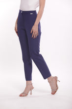 Carica l'immagine nel visualizzatore di Gallery, pantalone sigaretta con cinturino in tessuto tecnico - mimì muà - 2025