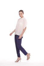 Carica l'immagine nel visualizzatore di Gallery, pantalone sigaretta con elastico dietro in tessuto tecnico - mimì muà - blu inchiostro 2025