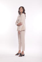 Carica l'immagine nel visualizzatore di Gallery, pantalone sigaretta con elastico dietro in tessuto tecnico - mimì muà - burro 2025