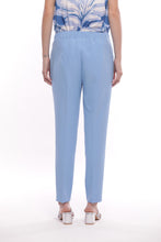Carica l'immagine nel visualizzatore di Gallery, pantalone sigaretta con elastico dietro in tessuto tecnico - mimì muà - celeste 2025