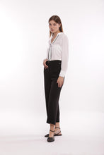 Carica l'immagine nel visualizzatore di Gallery, pantalone palazzo cropped in tessuto tecnico - mimì muà - nero 2025