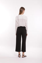 Carica l'immagine nel visualizzatore di Gallery, pantalone palazzo cropped in tessuto tecnico - mimì muà - nero 2025