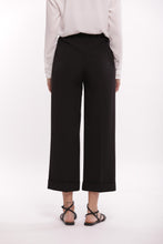 Carica l'immagine nel visualizzatore di Gallery, pantalone palazzo cropped in tessuto tecnico - mimì muà - nero 2025