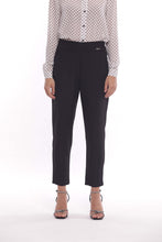 Carica l'immagine nel visualizzatore di Gallery, pantalone palloncino elastico dietro in tessuto tecnico - mimì muà - nero 2025