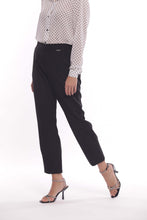 Carica l'immagine nel visualizzatore di Gallery, pantalone palloncino elastico dietro in tessuto tecnico - mimì muà - nero 2025