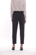 Carica l'immagine nel visualizzatore di Gallery, pantalone palloncino elastico dietro in tessuto tecnico - mimì muà - nero 2025