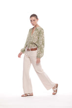 Carica l'immagine nel visualizzatore di Gallery, pantalone palazzo in bull - mimì muà -burro 2025
