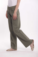 Carica l'immagine nel visualizzatore di Gallery, pantalone palazzo in bull - mimì muà - verde salvia 2025