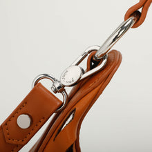 Carica l'immagine nel visualizzatore di Gallery, borsa a spalla effetto rete con borchie - mimì muà - cuoio