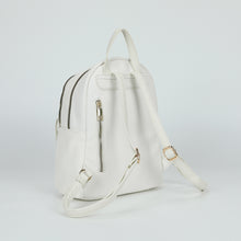 Carica l'immagine nel visualizzatore di Gallery, zaino con patta liscia - mimì muà - bianco