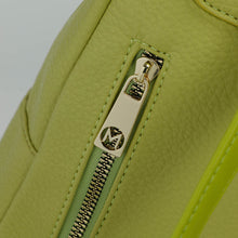 Carica l'immagine nel visualizzatore di Gallery, zaino con patta liscia - mimì muà - verde salvia
