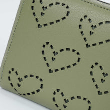 Carica l'immagine nel visualizzatore di Gallery, portafoglio medio con cuore - mimì muà - verde militare