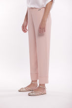 Carica l'immagine nel visualizzatore di Gallery, pantalone cropped con elastico dietro in cadì - mimì muà - cipria