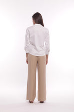 Carica l'immagine nel visualizzatore di Gallery, pantalone palazzo in akumal con dettaglio a righe - mimì muà - cammello 2025