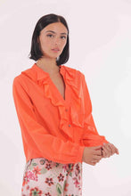 Carica l&#39;immagine nel visualizzatore di Gallery, camicia cropped con rouches - mimì muà - arancio
