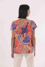 Carica l&#39;immagine nel visualizzatore di Gallery, blusa maniche corte fantasia - mimì muà - pesca beige
