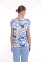 Carica l'immagine nel visualizzatore di Gallery, blusa scollo a V fantasia - mimì muà - bianco azzurro