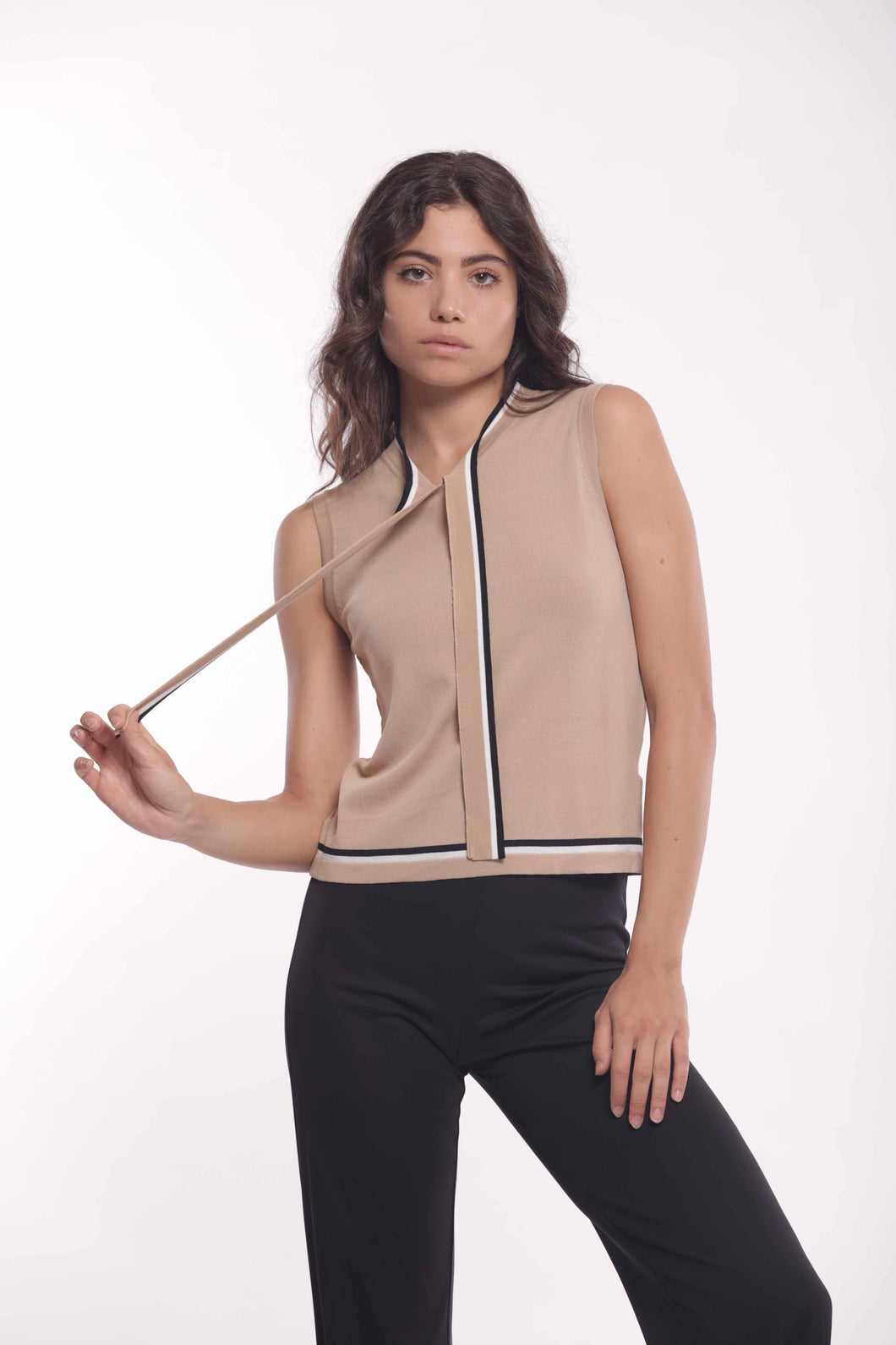 top in maglia con cravatta bicolor - mimì muà - cammello