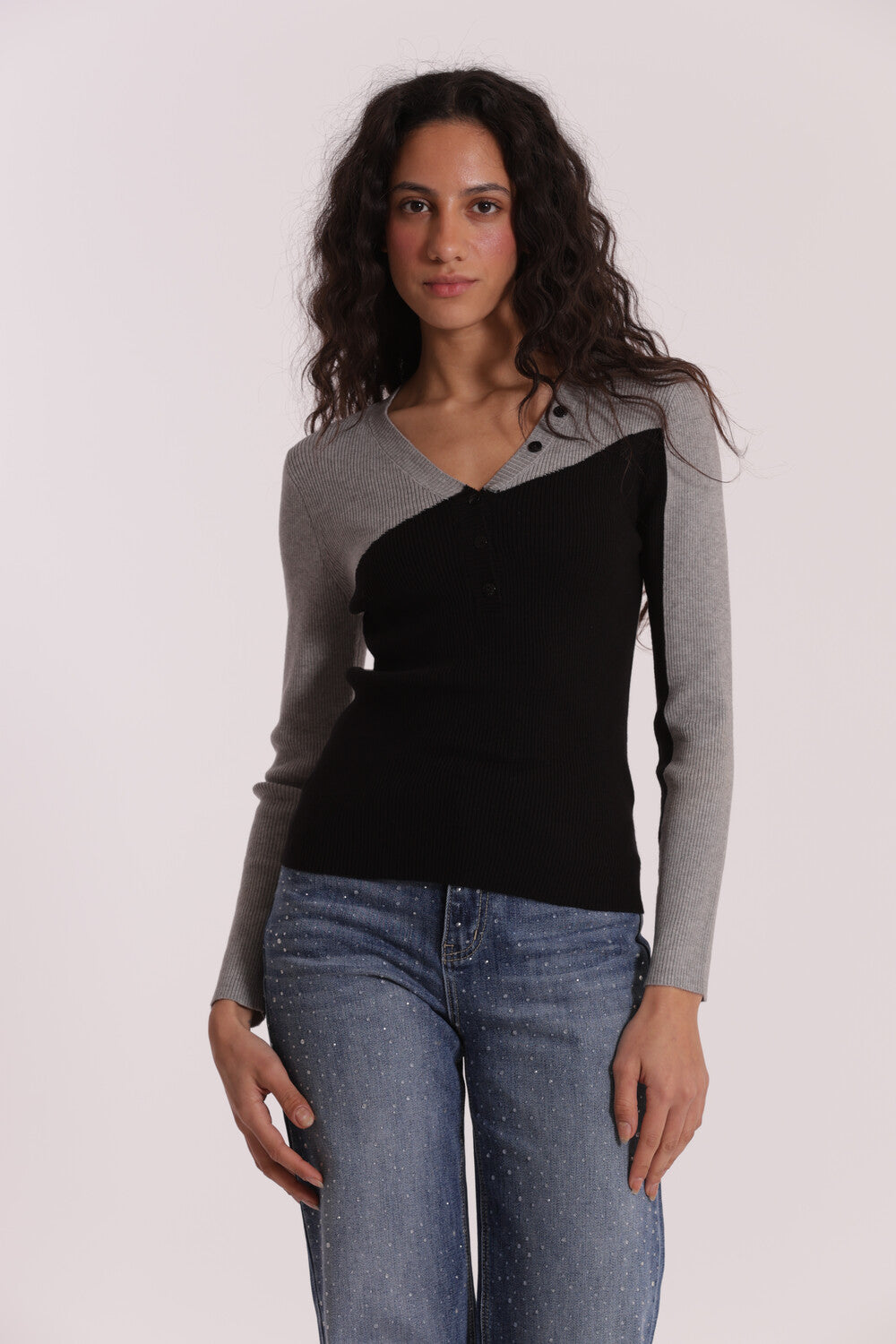 maglia bicolor scollo a v con dettaglio bottoni  - mimì muà - nero grigio
