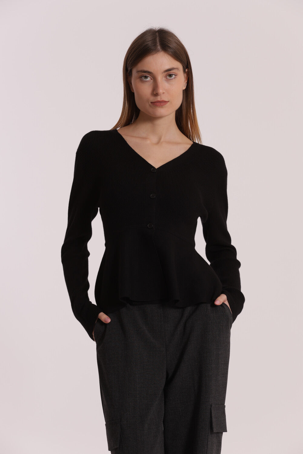 maglia cardigan svasato sul fondo con bottoni  - mimì muà - nero