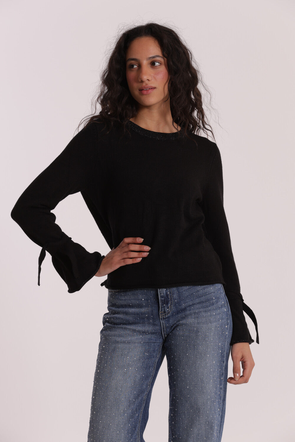 maglia scollo tondo con fiocchi sulla manica - mimì muà - nero
