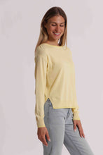Carica l'immagine nel visualizzatore di Gallery, maglia a maniche lunghe con dettagli in lurex - mimì muà - giallo chiaro
