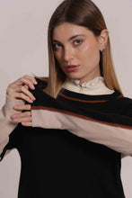Carica l'immagine nel visualizzatore di Gallery, maglia scollo tondo con dettaglio bicolor - mimì muà - nero
