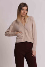 Carica l'immagine nel visualizzatore di Gallery, maglia cardigan con tasche - mimì muà - beige chiaro
