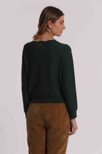 Carica l'immagine nel visualizzatore di Gallery, maglia con dettagli traforati - mimì muà - verde teal
