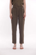 Carica l&#39;immagine nel visualizzatore di Gallery, pantalone con elastico in vita in tencel - mimì muà - verde militare 2025
