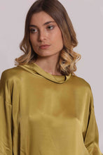 Carica l'immagine nel visualizzatore di Gallery, blusa over in raso di viscosa - mimì muà - senape
