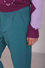 Carica l&#39;immagine nel visualizzatore di Gallery, pantalone jogger con elastico dietro in poliviscosa - mimì muà - verde ottanio
