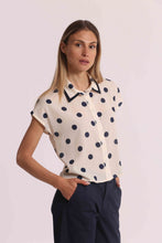 Carica l'immagine nel visualizzatore di Gallery, camicia maniche corte fantasia pois  - mimì muà - blu panna

