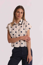 Carica l'immagine nel visualizzatore di Gallery, camicia maniche corte fantasia pois  - mimì muà - blu panna
