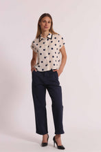 Carica l'immagine nel visualizzatore di Gallery, camicia maniche corte fantasia pois  - mimì muà - blu panna
