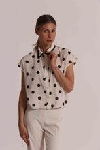Carica l'immagine nel visualizzatore di Gallery, camicia maniche corte fantasia pois  - mimì muà - panna nero
