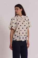 Carica l'immagine nel visualizzatore di Gallery, blusa con maniche a palloncino fantasia pois  - mimì muà - panna nero
