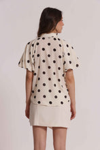 Carica l'immagine nel visualizzatore di Gallery, blusa con maniche a palloncino fantasia pois  - mimì muà - panna blu
