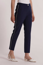 Carica l'immagine nel visualizzatore di Gallery, pantalone con bottone a contrasto  - mimì muà - blu
