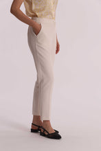 Carica l'immagine nel visualizzatore di Gallery, pantalone sigaretta con elastico dietro - mimì muà - latte
