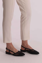 Carica l'immagine nel visualizzatore di Gallery, pantalone sigaretta con elastico dietro - mimì muà - latte
