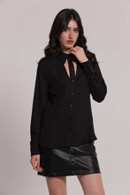 Carica l'immagine nel visualizzatore di Gallery, camicia in georgette con cut out  - mimì muà - nero
