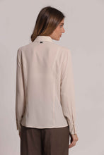Carica l'immagine nel visualizzatore di Gallery, camicia in georgette con cut out  - mimì muà - panna
