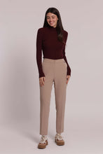 Carica l'immagine nel visualizzatore di Gallery, pantalone sigaretta con elastico dietro - mimì muà - beige chiaro
