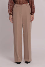 Carica l'immagine nel visualizzatore di Gallery, pantalone palazzo con elastico dietro - mimì muà - beige chiaro
