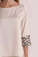 Carica l'immagine nel visualizzatore di Gallery, blusa con paillettes fantasia animalier - mimì muà - latte
